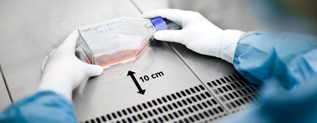 Manipuler à 10cm de la grille